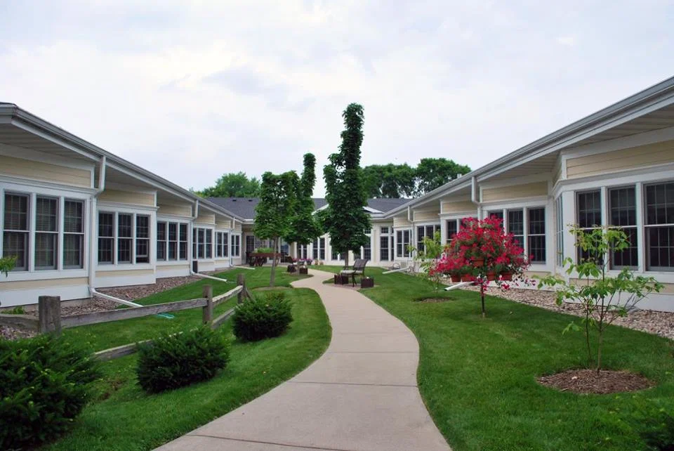 LAKESHORE MANOR