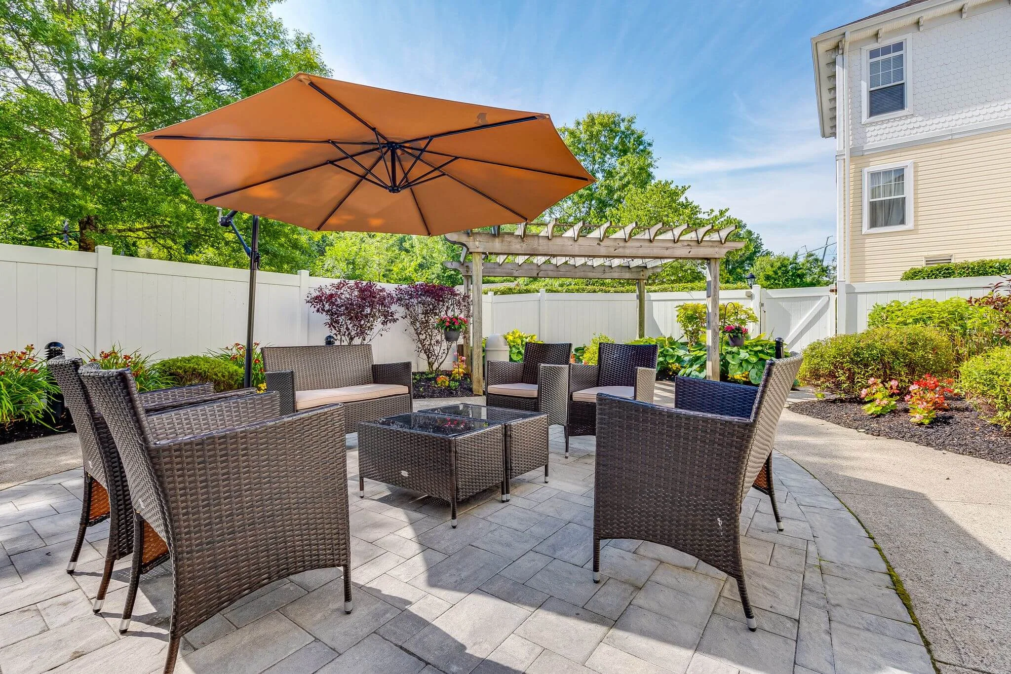 MONARCH BASKING RIDGE