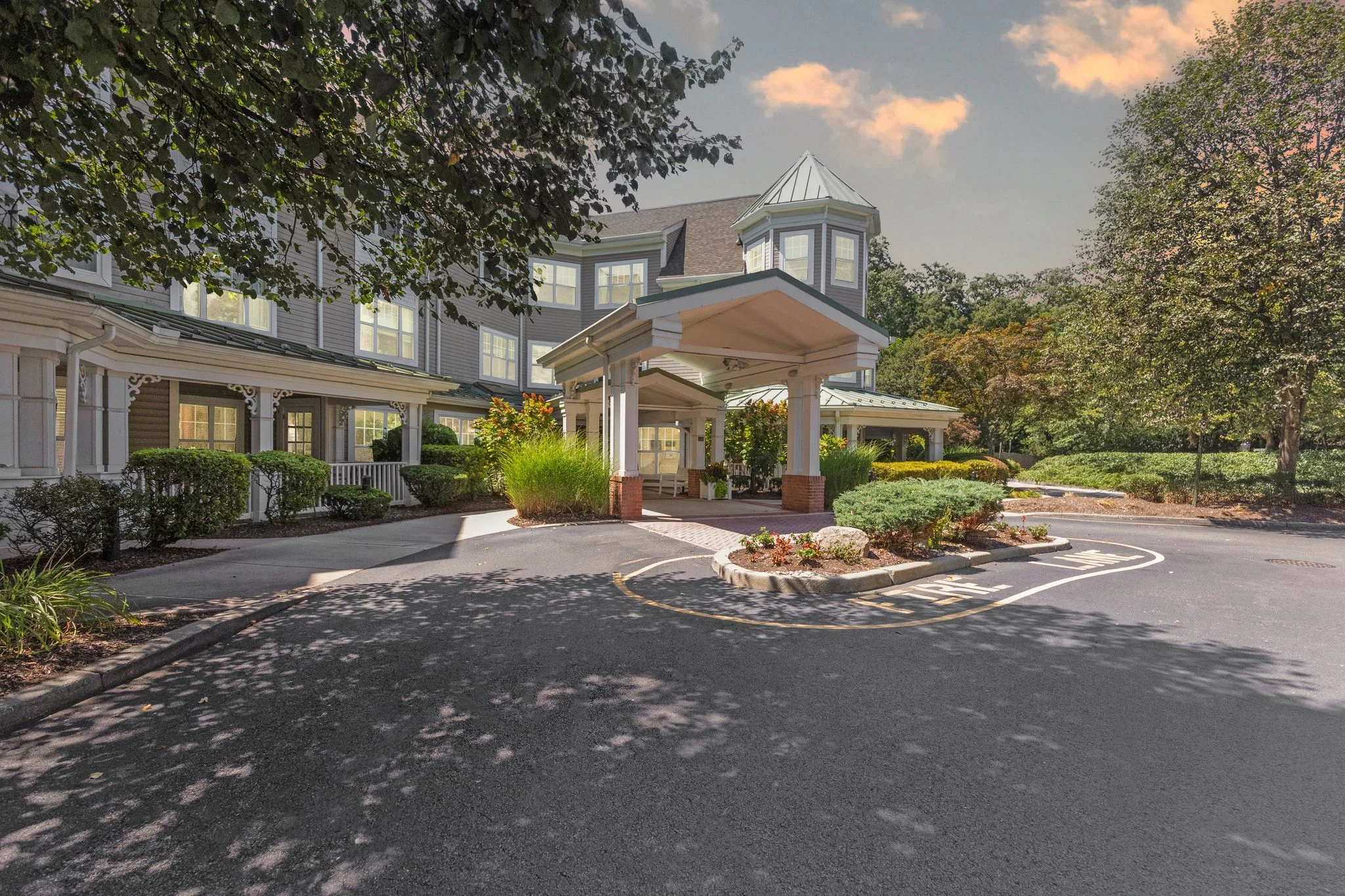 MONARCH PARAMUS