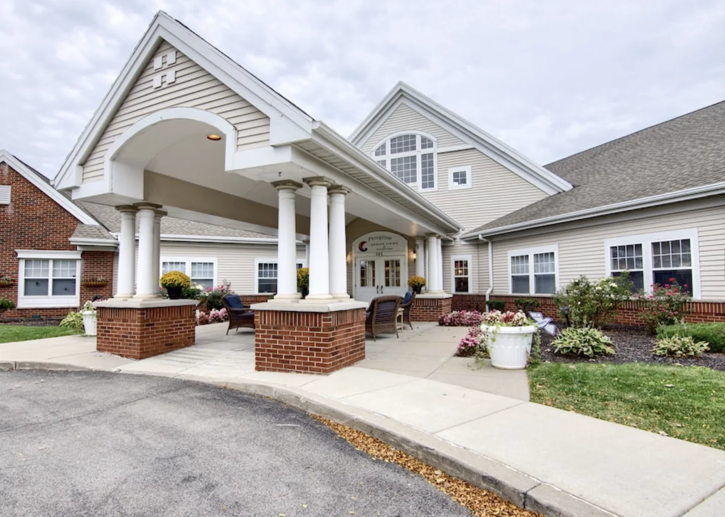 Peregrine Senior Living at Orchard Park | Memory Care in Orchard Park, NY