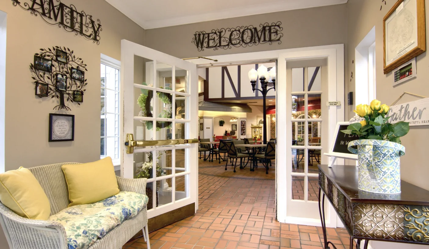 Peregrine Senior Living at Orchard Park | Memory Care in Orchard Park, NY