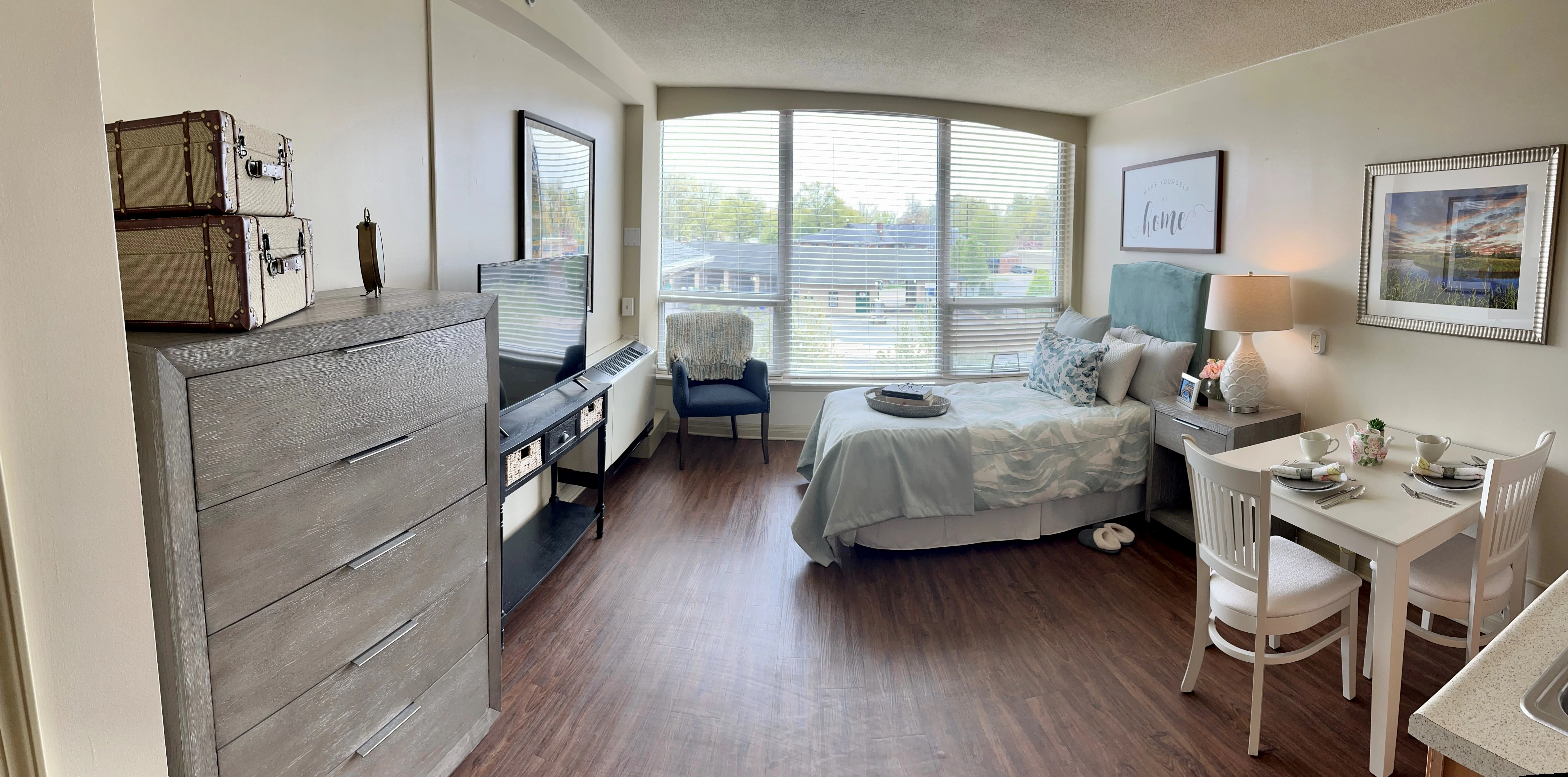 ST. LOUIS HILLS ASSISTED LIVING AND MEMORY CARE