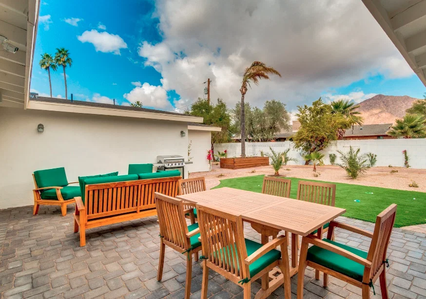 VISTA LIVING SENIOR CARE CAMELBACK