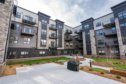 AMIRA CHOICE BLOOMINGTON