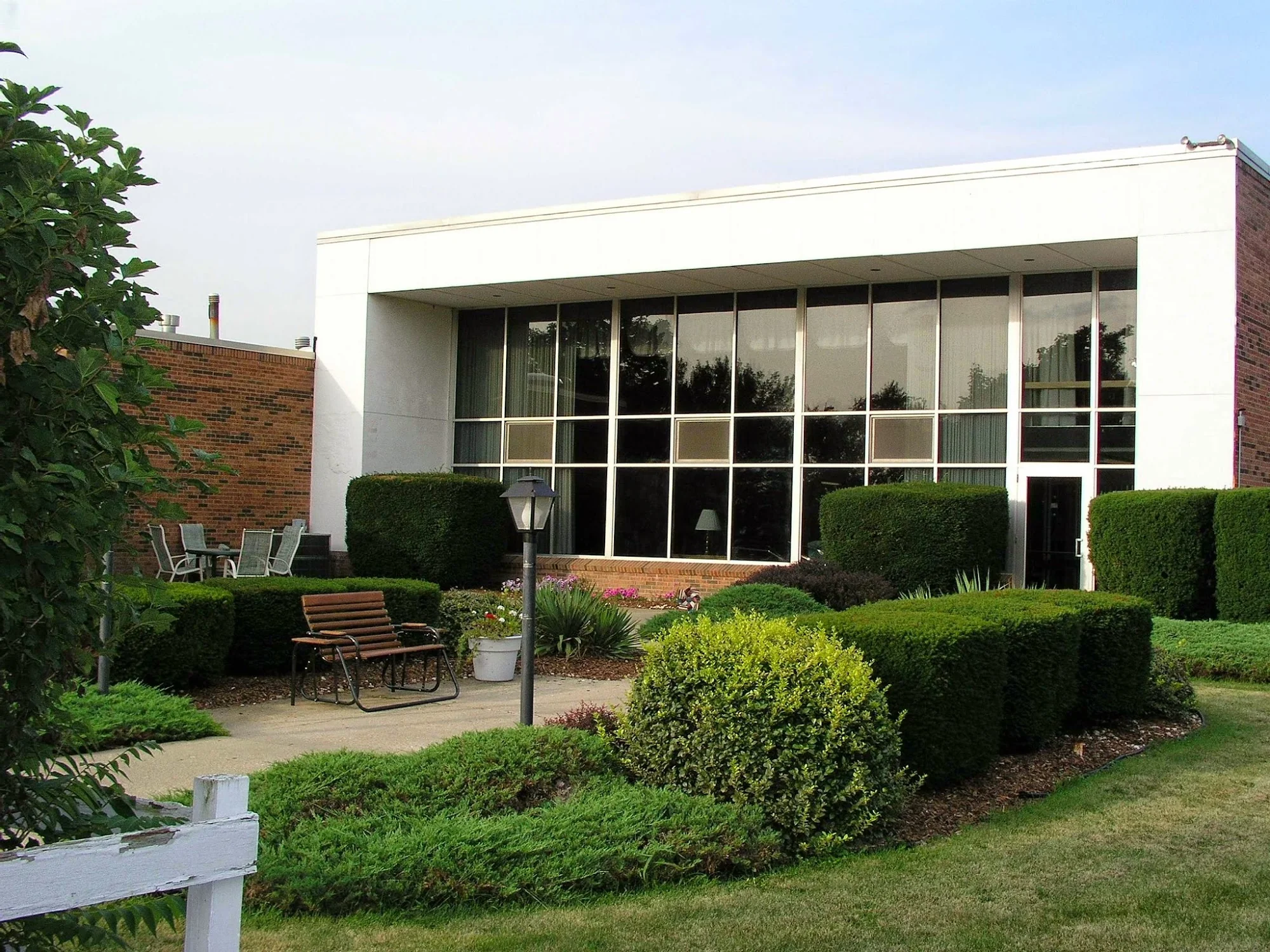 AVENUES AT ROYAL OAK