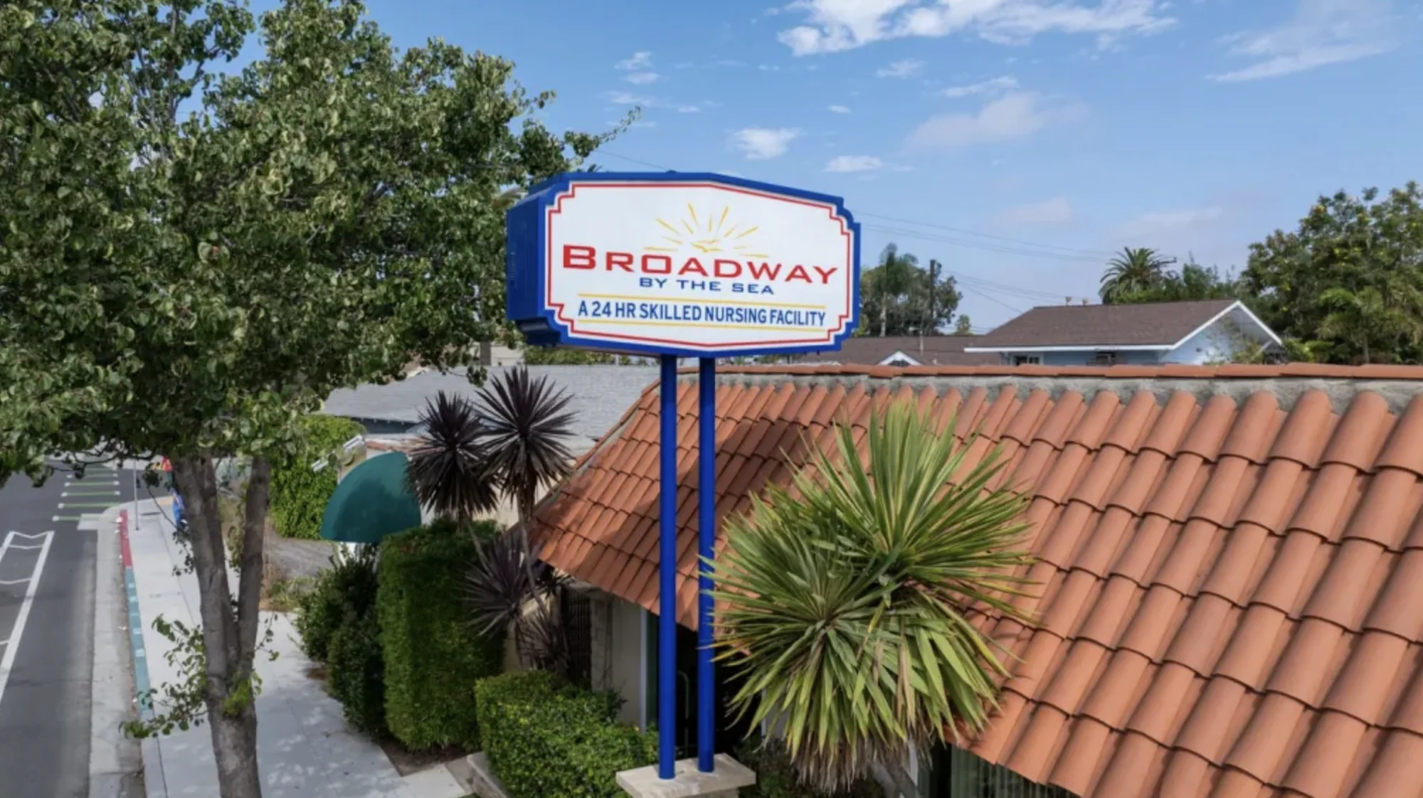BROADWAY BY THE SEA