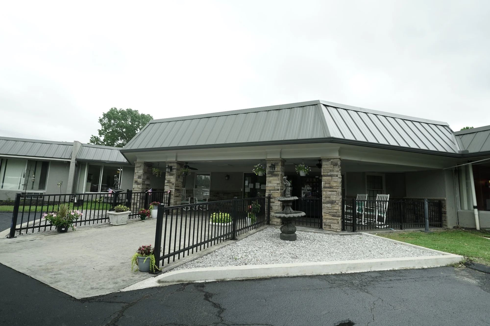 CAMDEN HEALTHCARE & REHAB CENTER