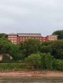 CARRIE ELLIGSON GIETNER HEALTH CARE CENTER