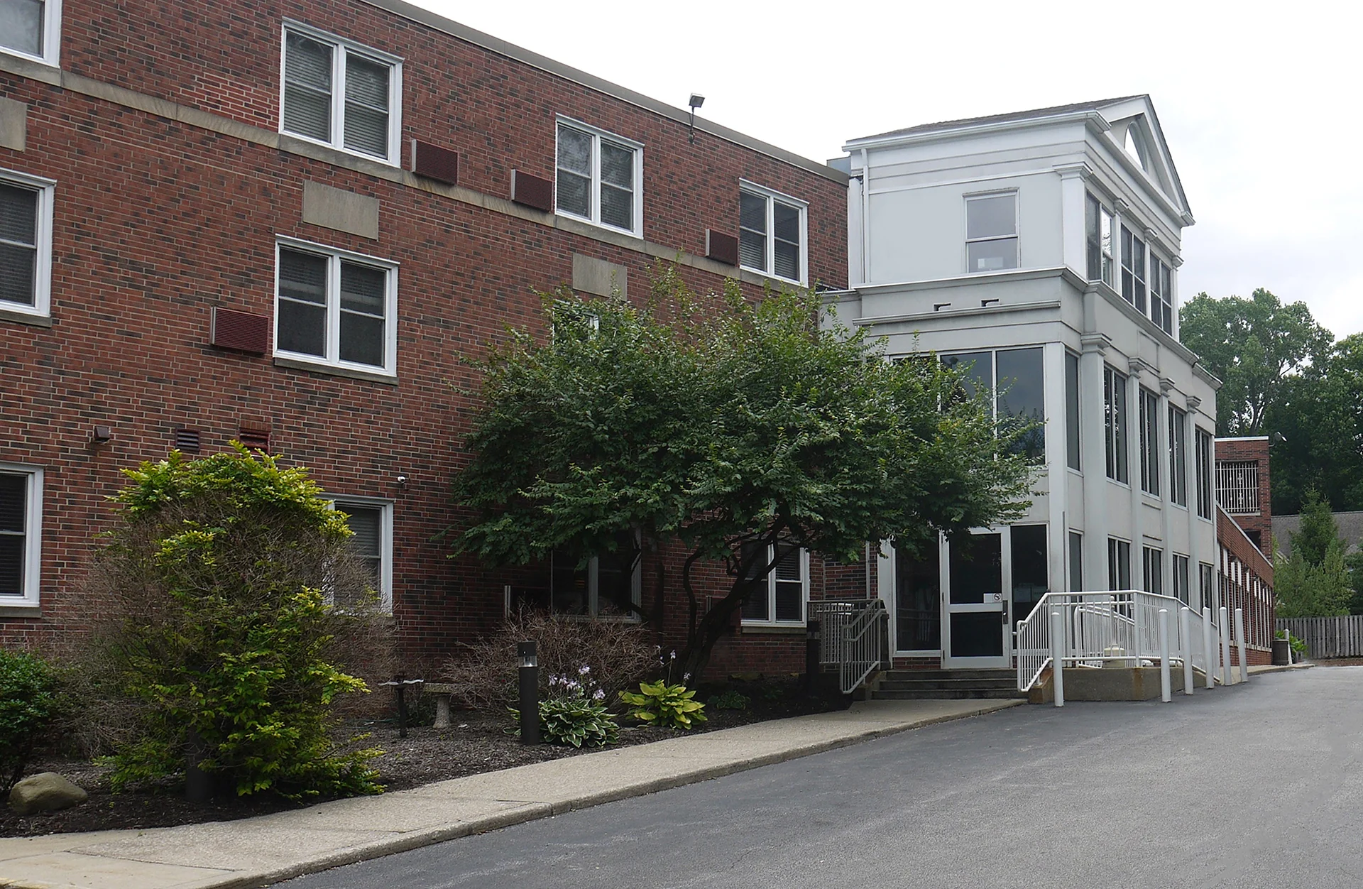CEDARWOOD PLAZA