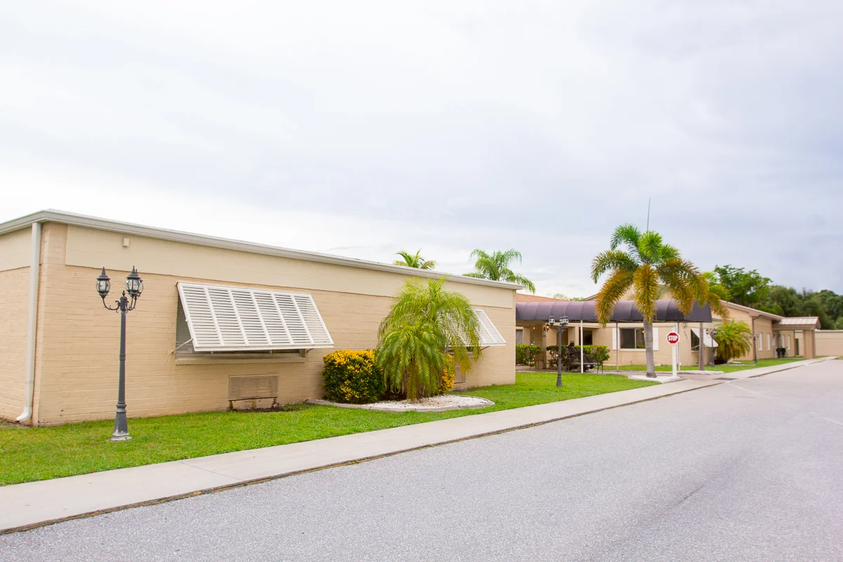 CHARLOTTE BAY REHAB AND CARE CENTER