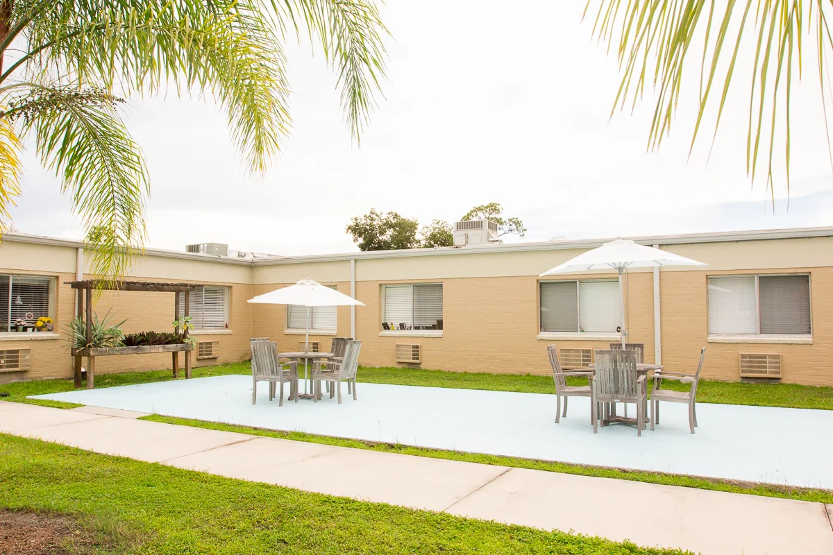 CHARLOTTE BAY REHAB AND CARE CENTER
