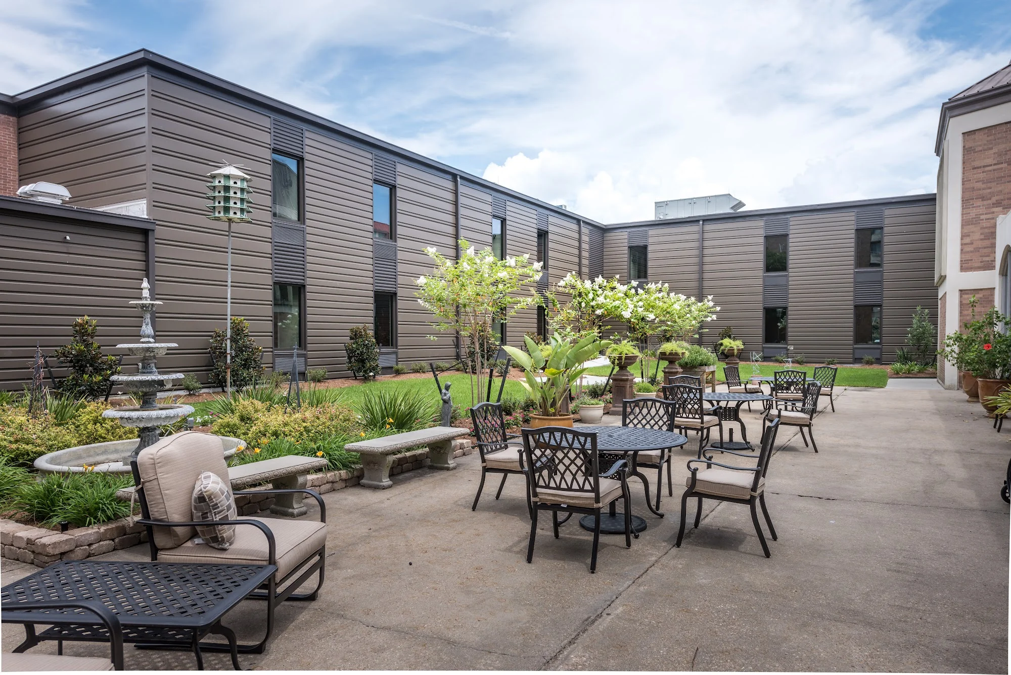 CHATEAU DE NOTRE DAME COMMUNITY CARE CENTER