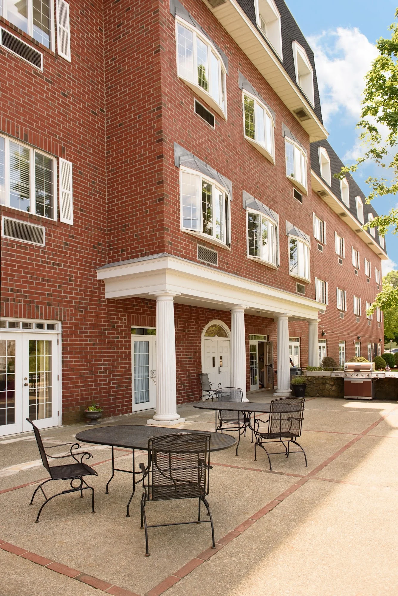 CHERRY HILL MANOR