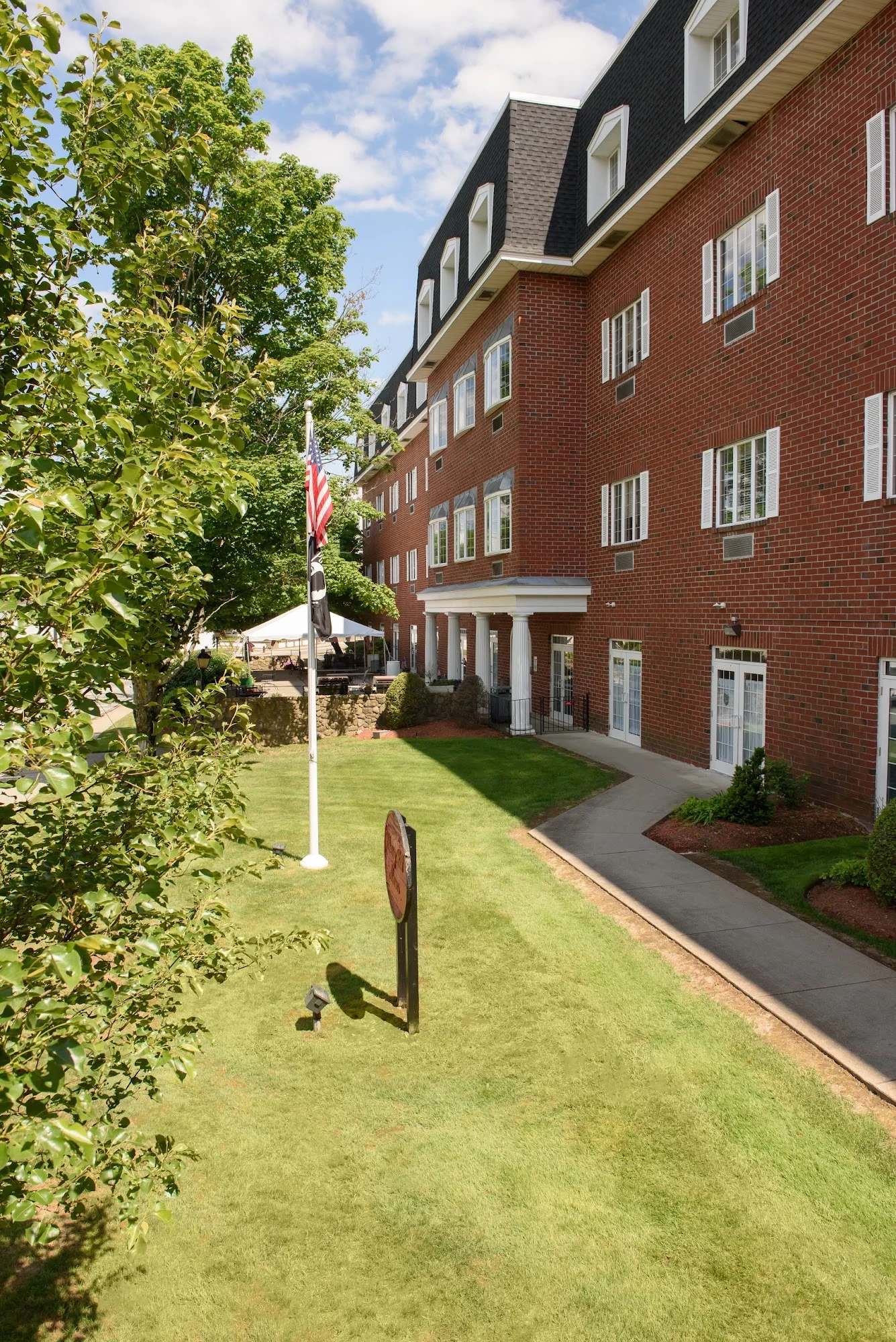 CHERRY HILL MANOR