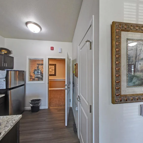 COLONIAL VILLAGE