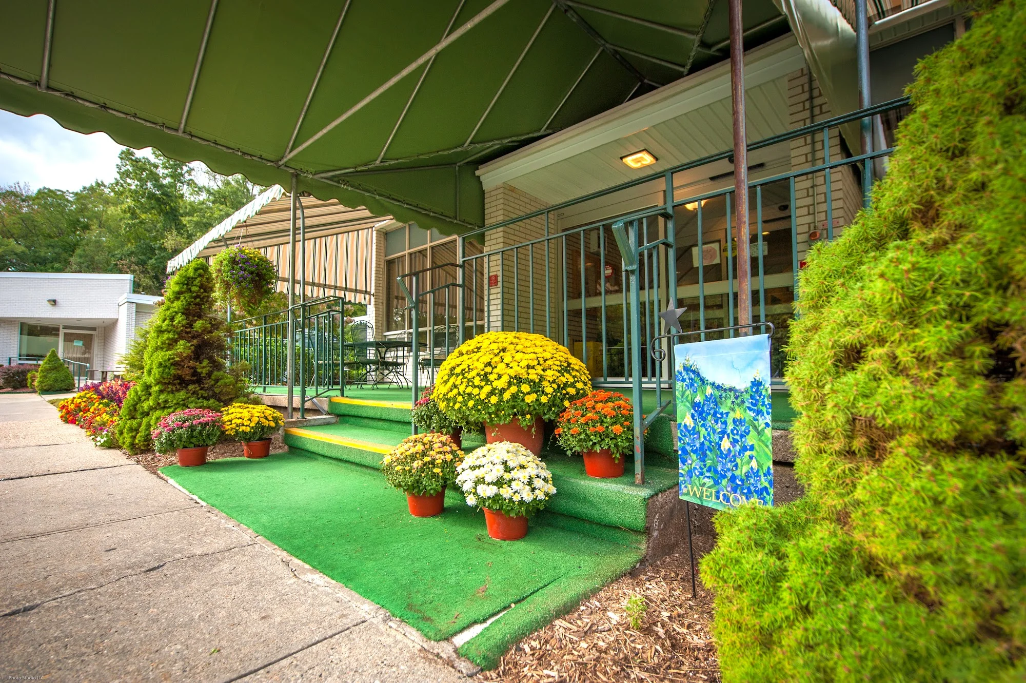COMPLETE CARE AT MIDDLEBURY