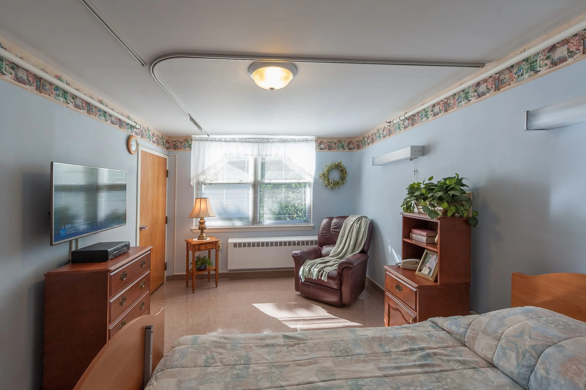 COMPLETE CARE AT MIDDLEBURY