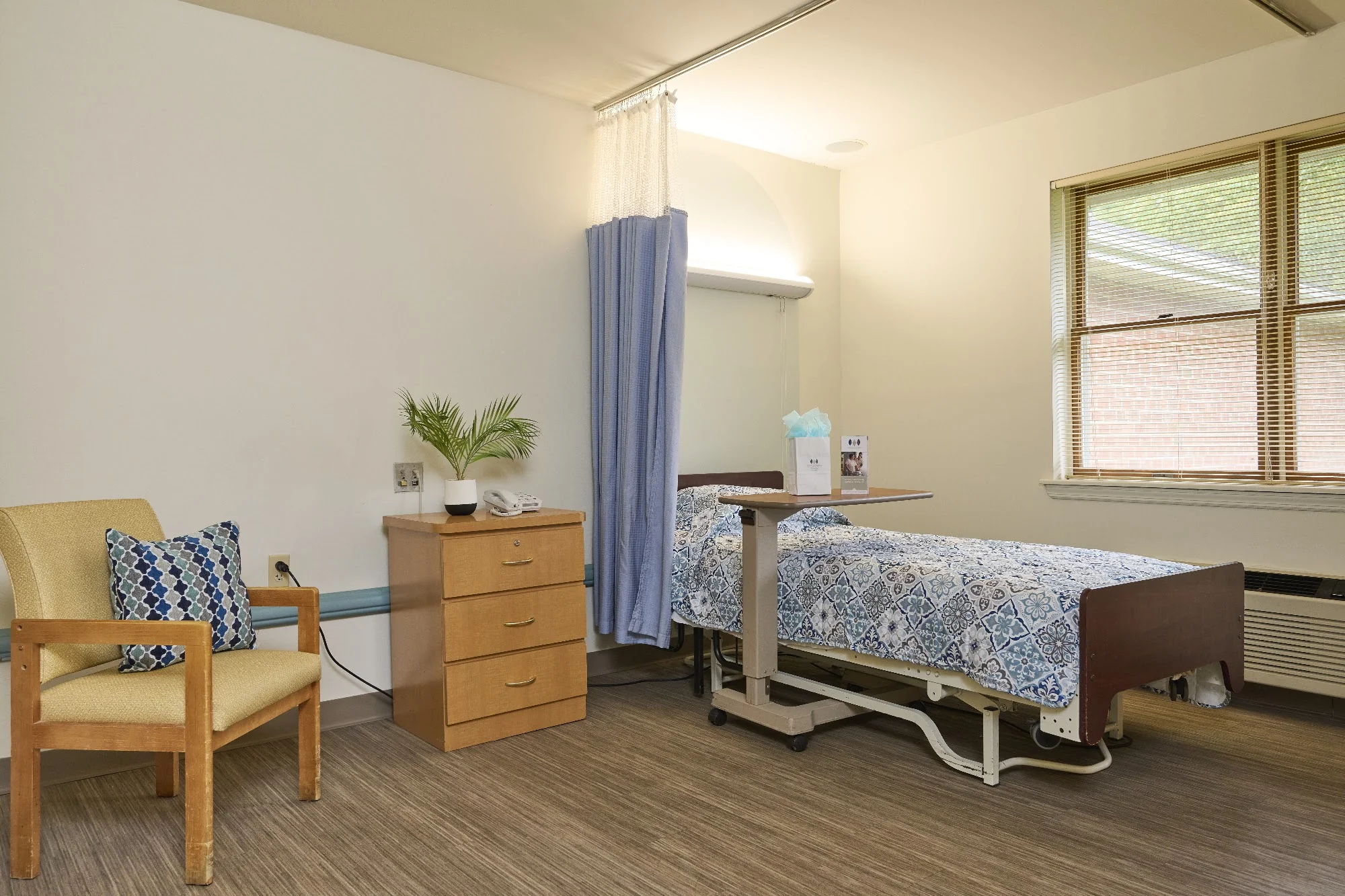 COUNTRY ARCH CARE CENTER