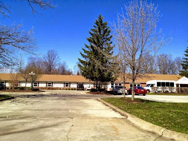 COUNTRY CLUB RET CENTER I I I