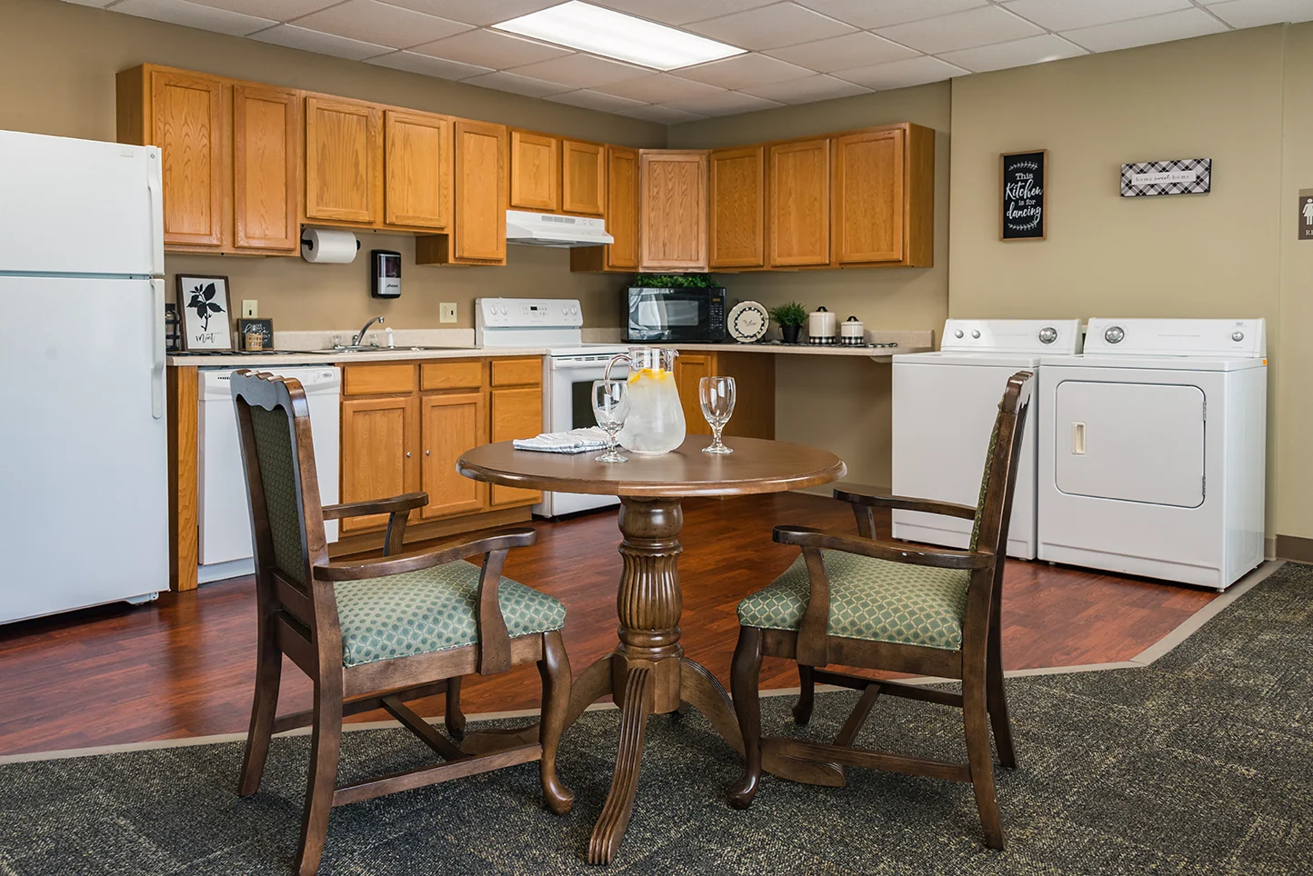 COUNTRYSIDE MANOR HEALTH & LIVING COMMUNITY