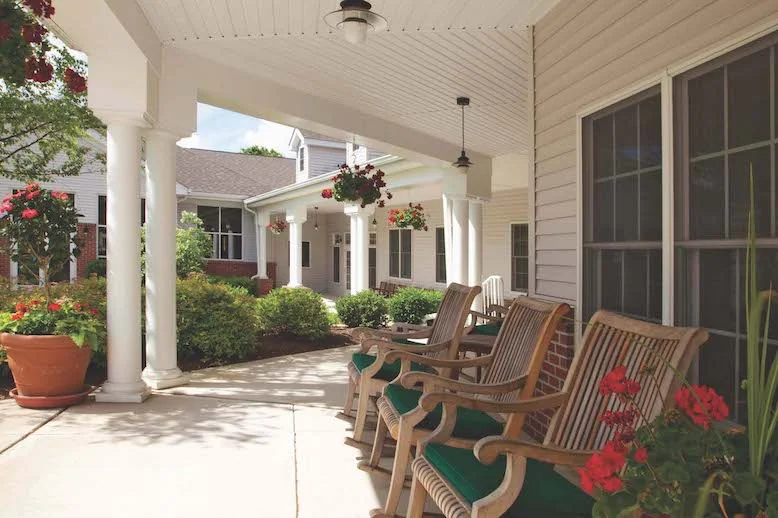 CRESTWOOD MANOR