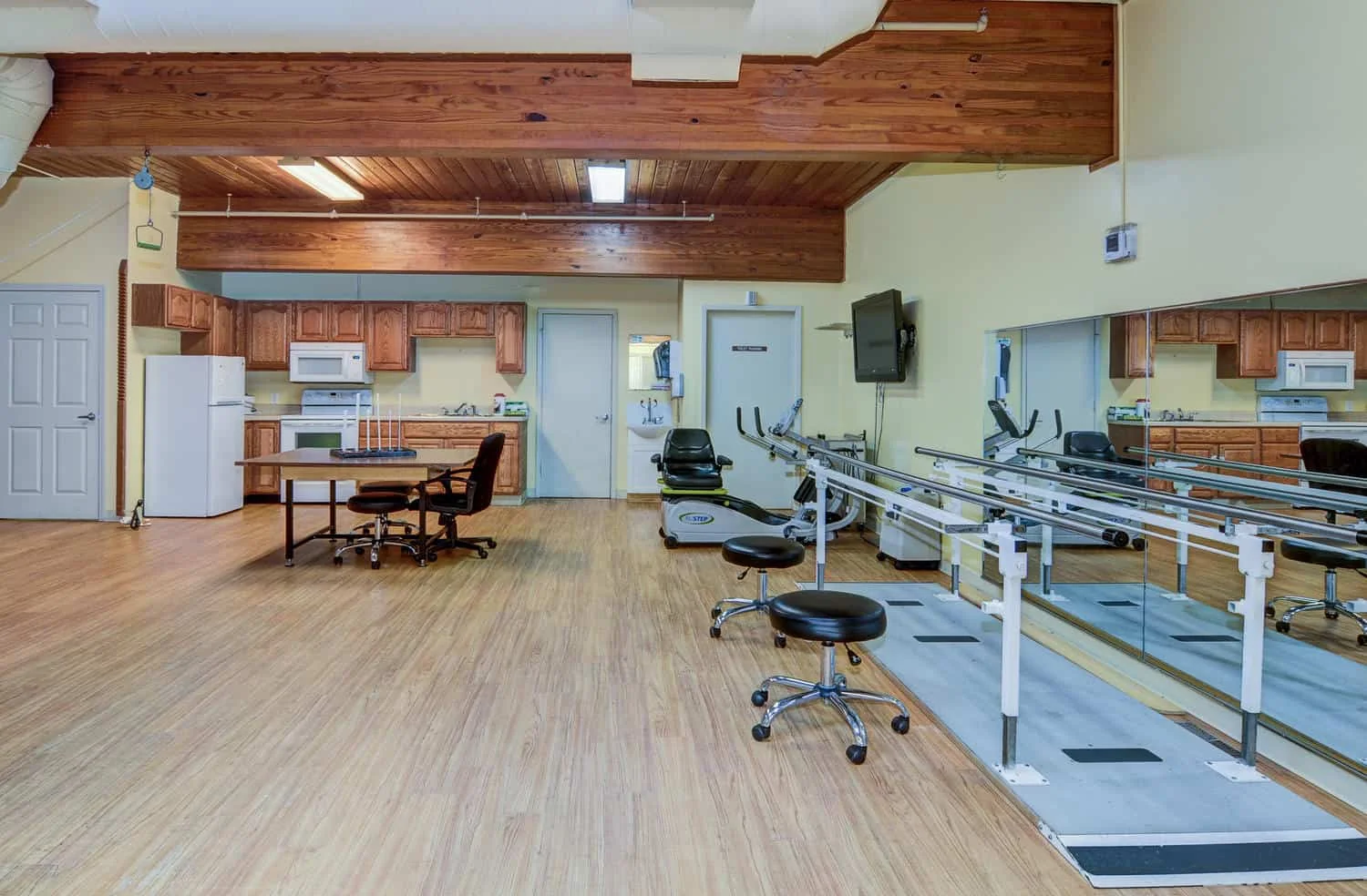 EAGLE POINTE HEALTHCARE CENTER