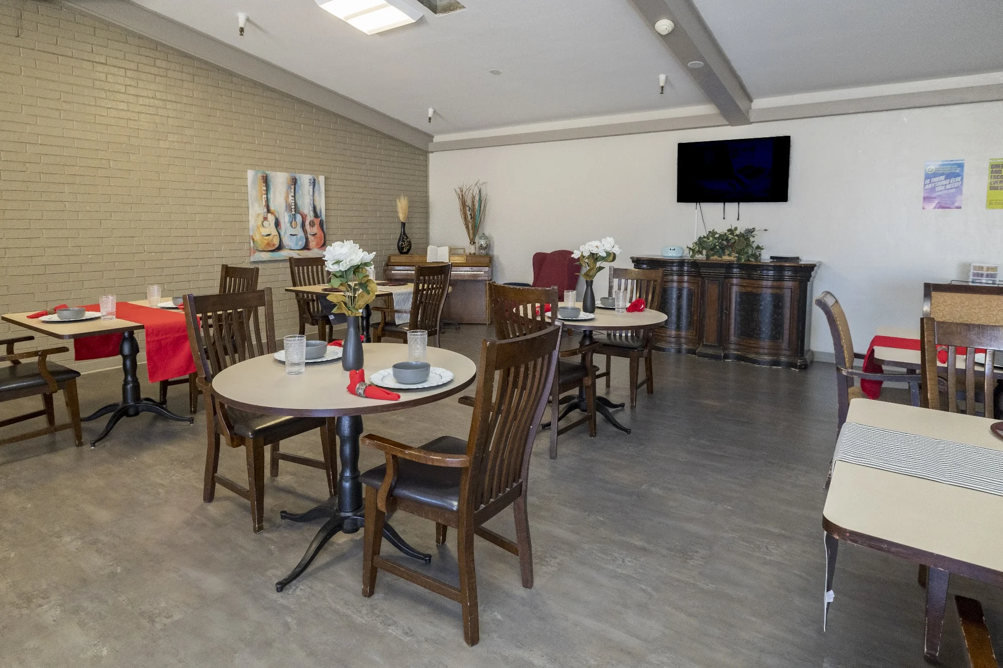 ENGLISH VILLAGE SKILLED NURSING AND THERAPY