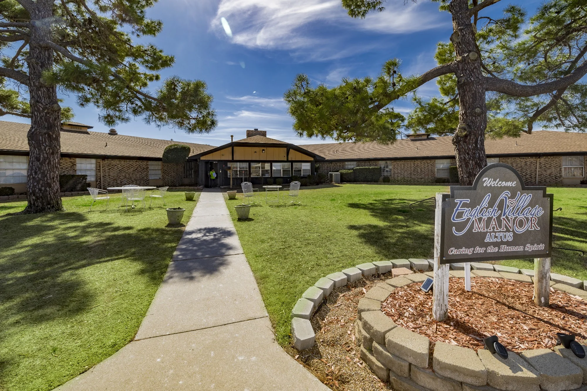 ENGLISH VILLAGE SKILLED NURSING AND THERAPY