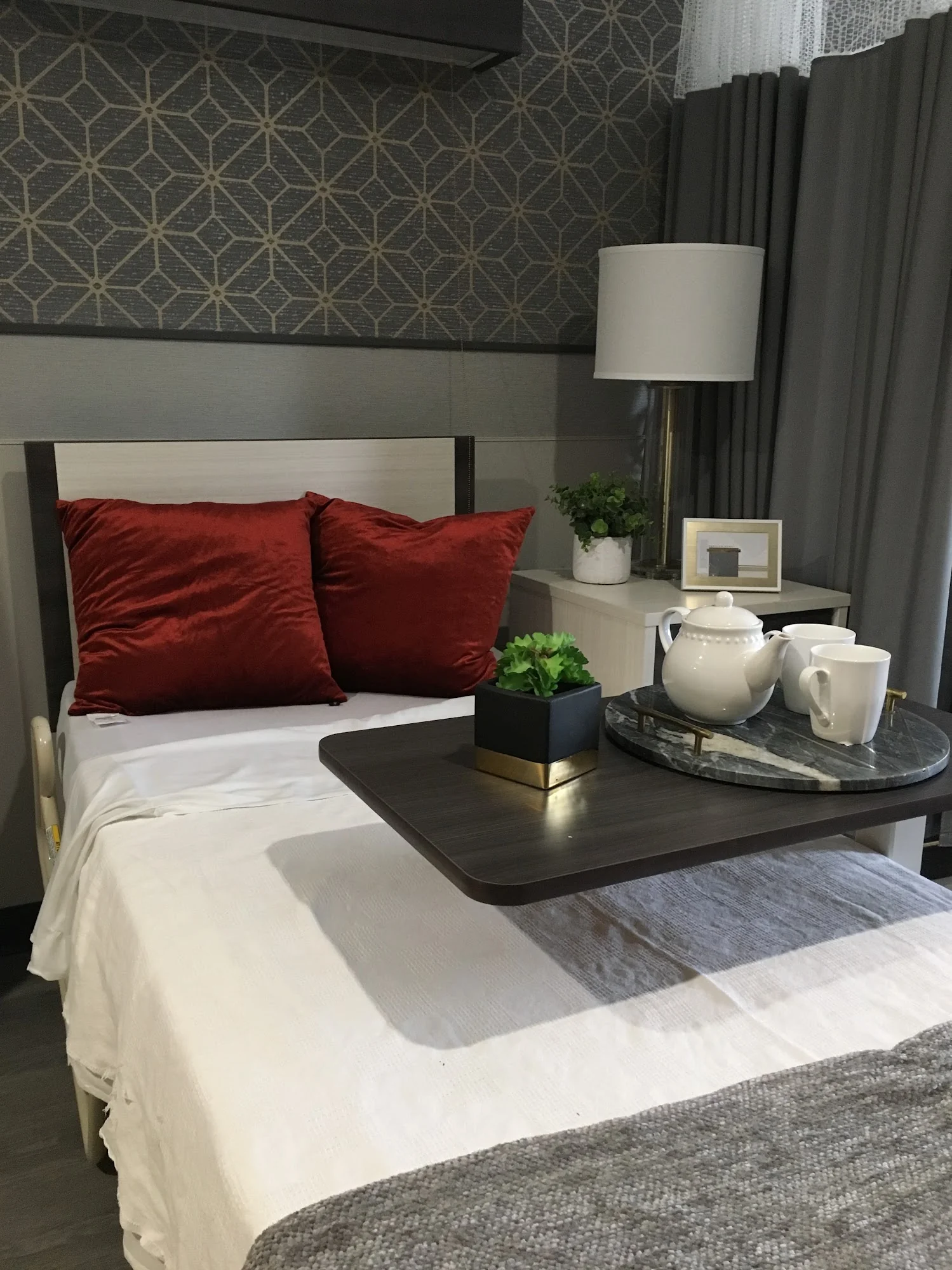 FAMILY OF CARING HEALTHCARE AT RIDGEWOOD
