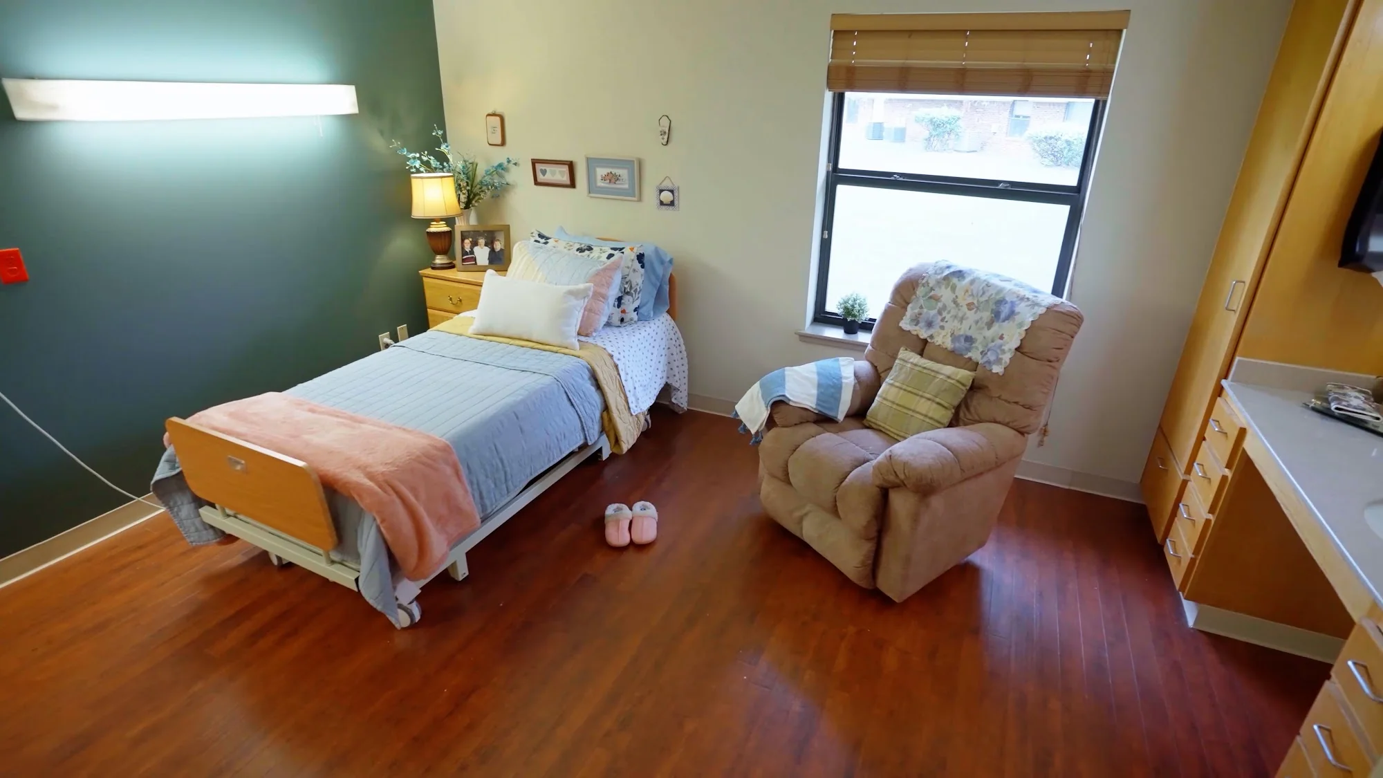 FOREST HILLS  CARE AND REHABILITATION CENTER
