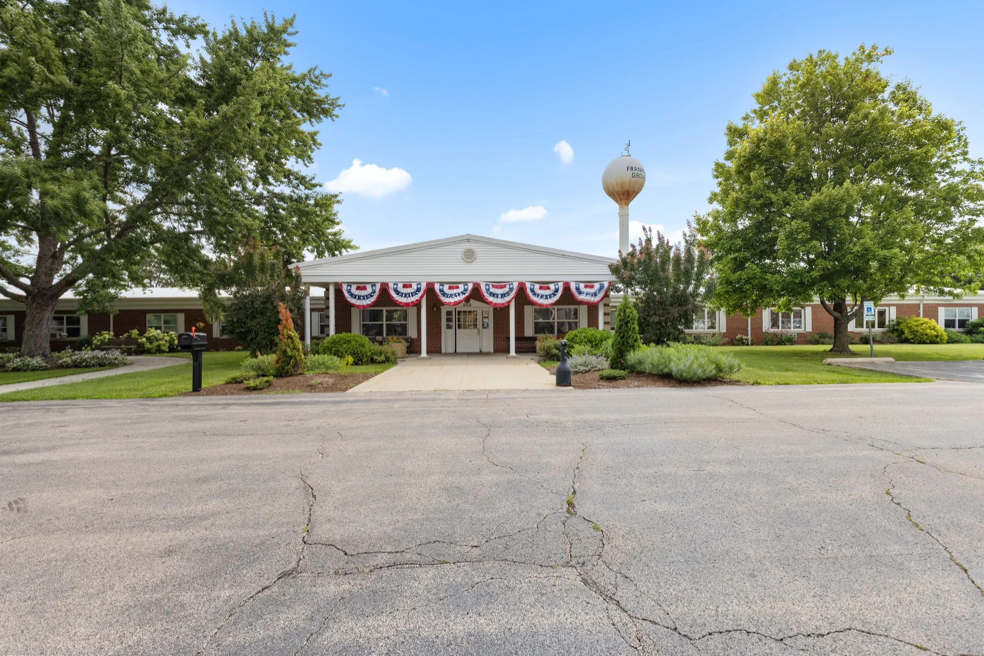 FRANKLIN GROVE LIVING AND REHAB