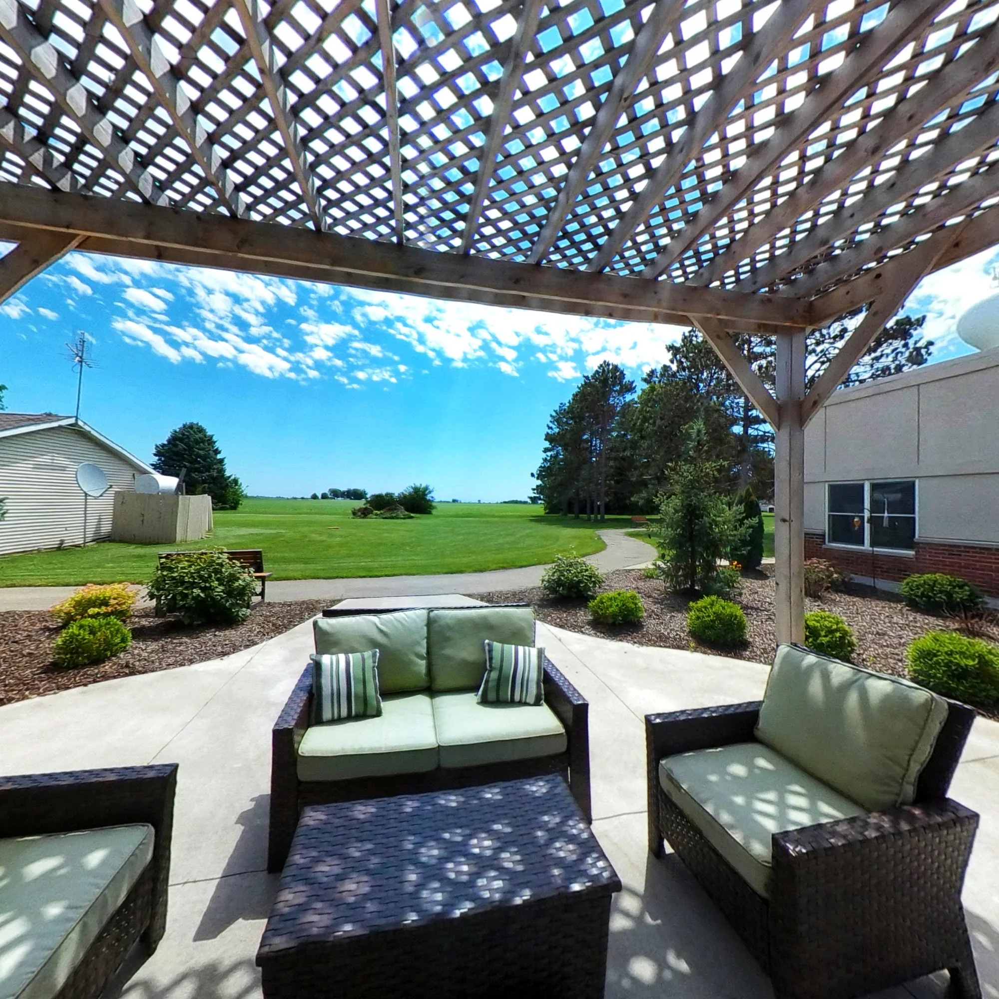 FRANKLIN GROVE LIVING AND REHAB