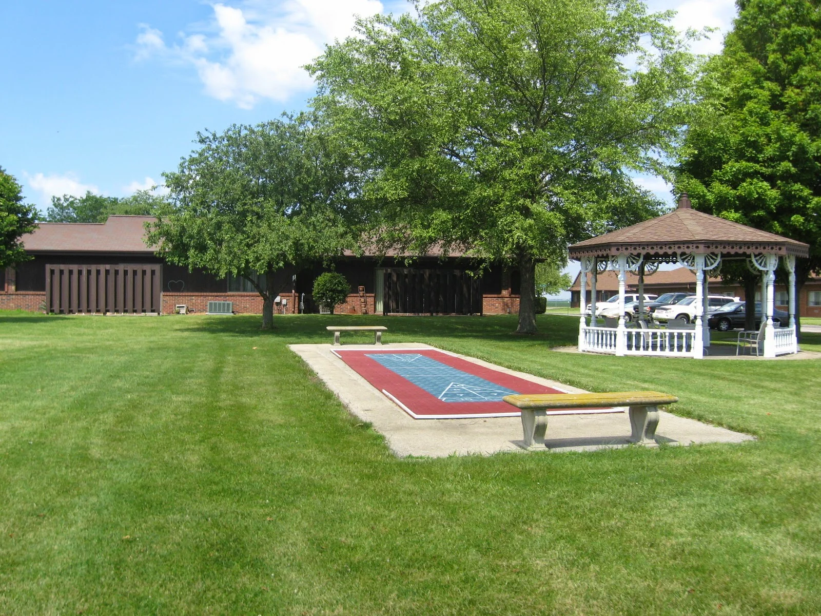 H & J VONDERLIETH LVG CTR, THE