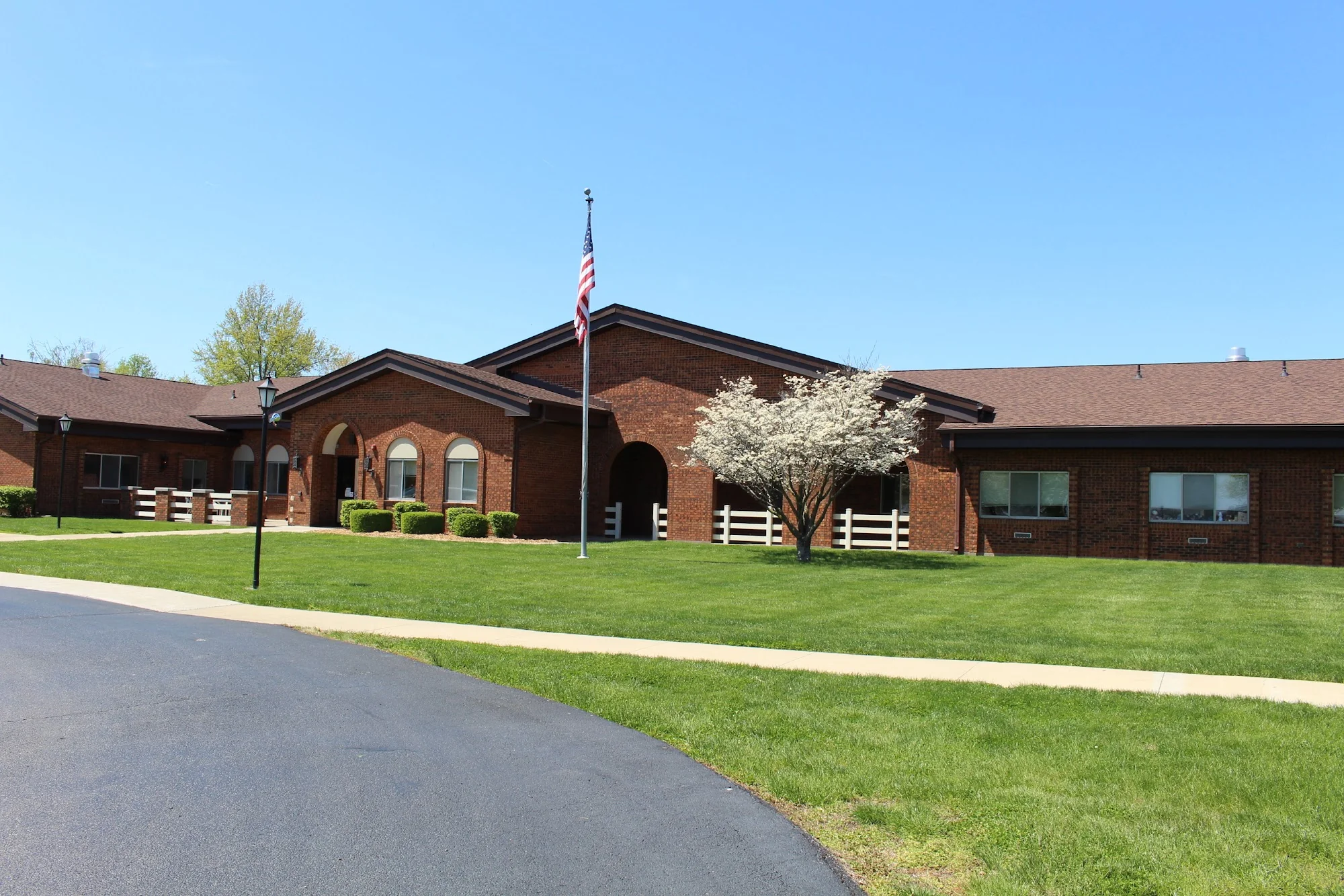 H & J VONDERLIETH LVG CTR, THE