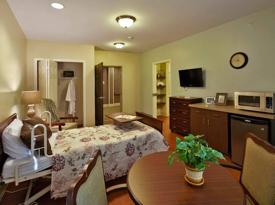 HARBOUR MANOR HEALTH & LIVING COMMUNITY