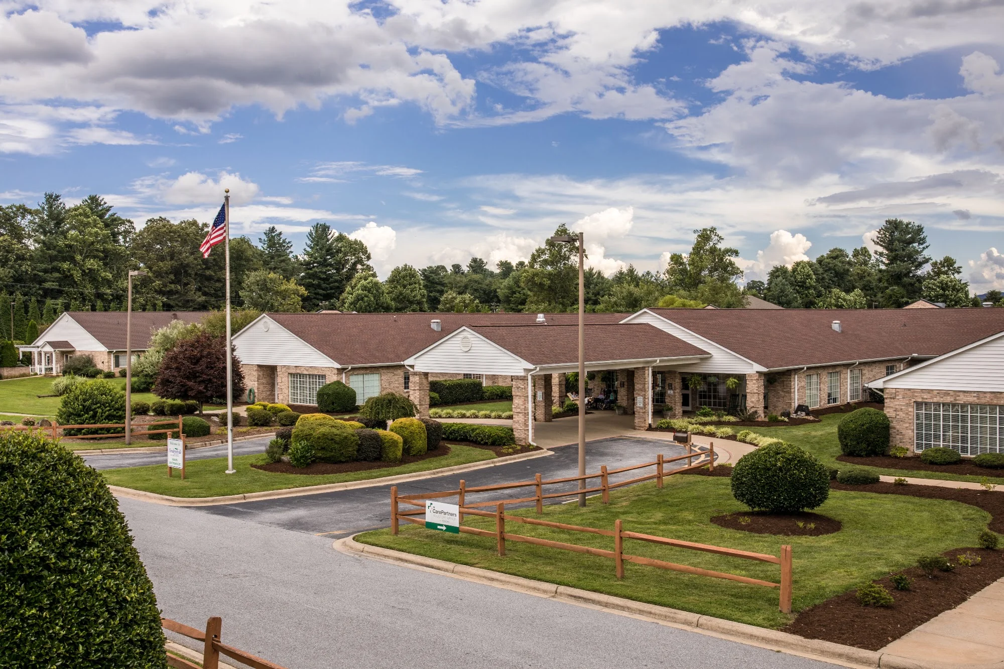 HENDERSONVILLE HEALTH AND REHABILITATION