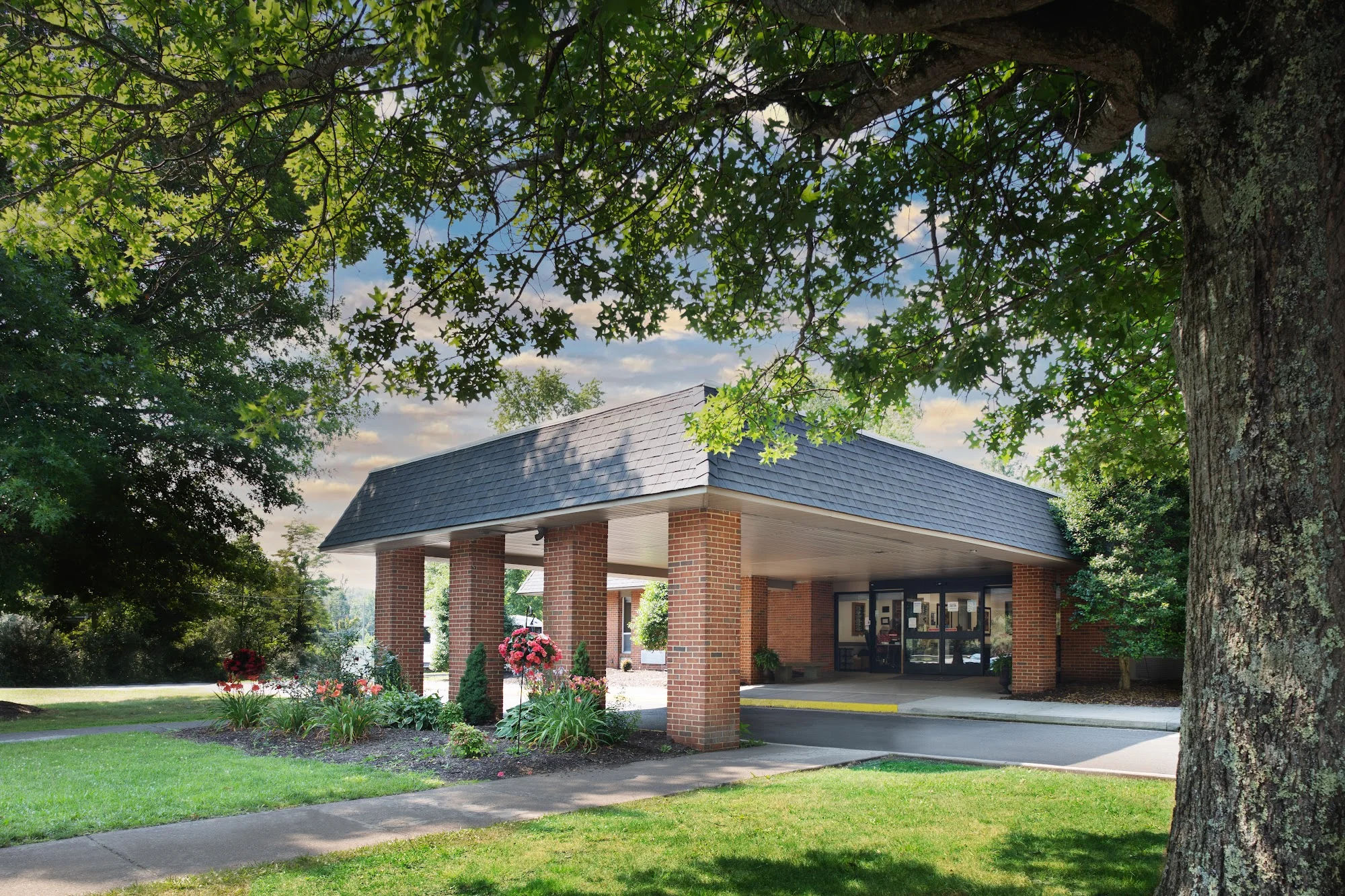 HERITAGE HALL WISE