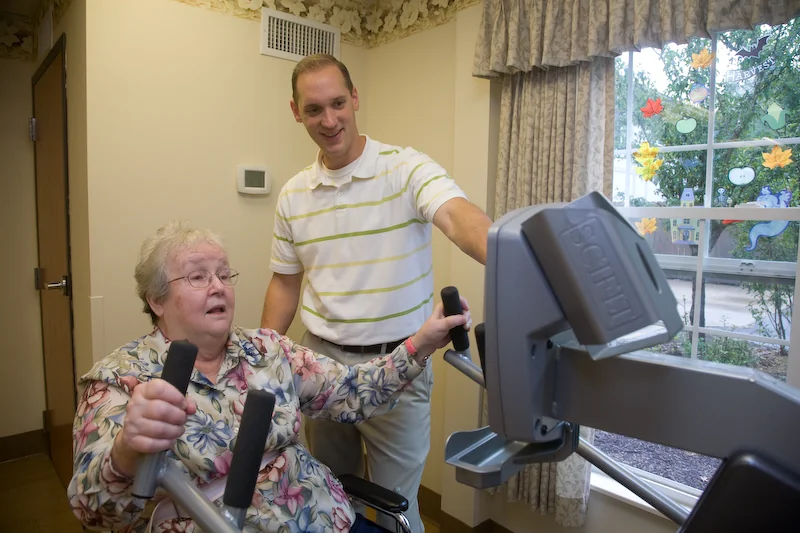 HUNTINGTON WOODS CARE & REHAB CENTER