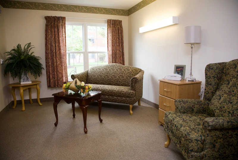 HUNTINGTON WOODS CARE & REHAB CENTER