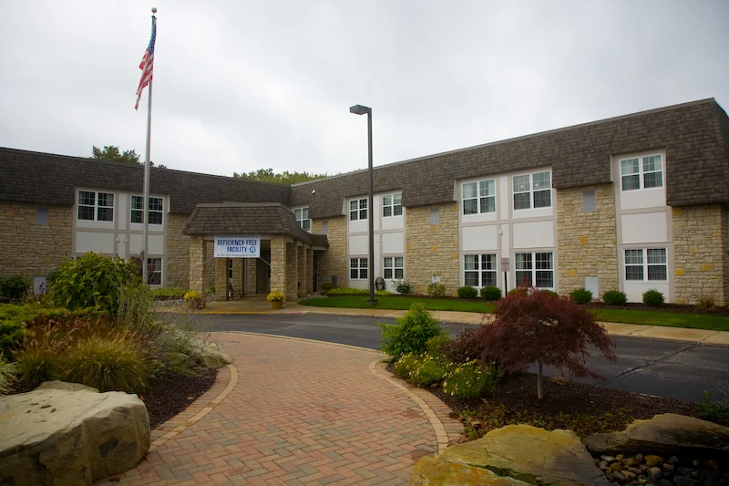 HUNTINGTON WOODS CARE & REHAB CENTER