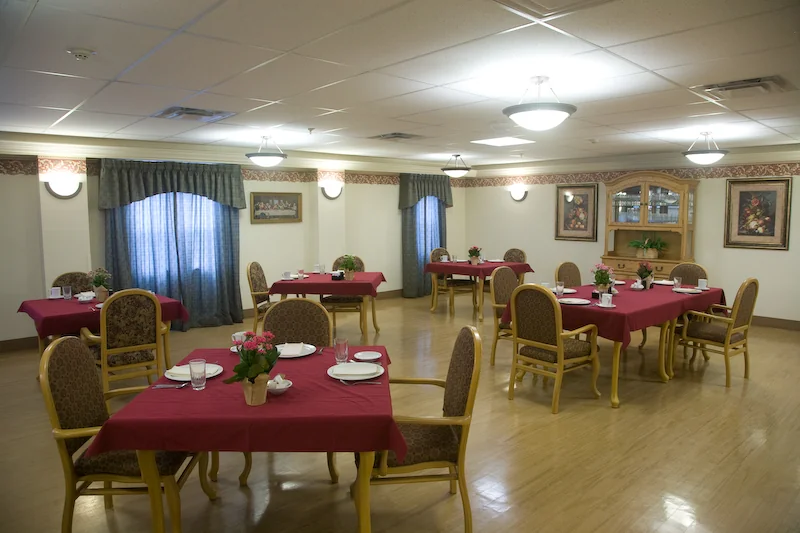 HUNTINGTON WOODS CARE & REHAB CENTER