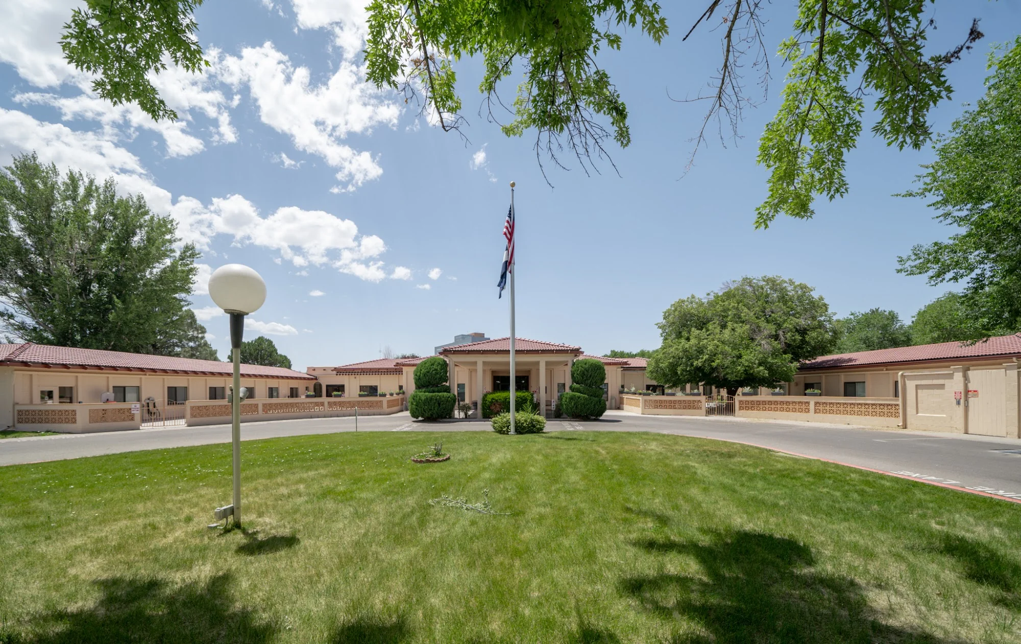 LA VILLA GRANDE CARE CENTER