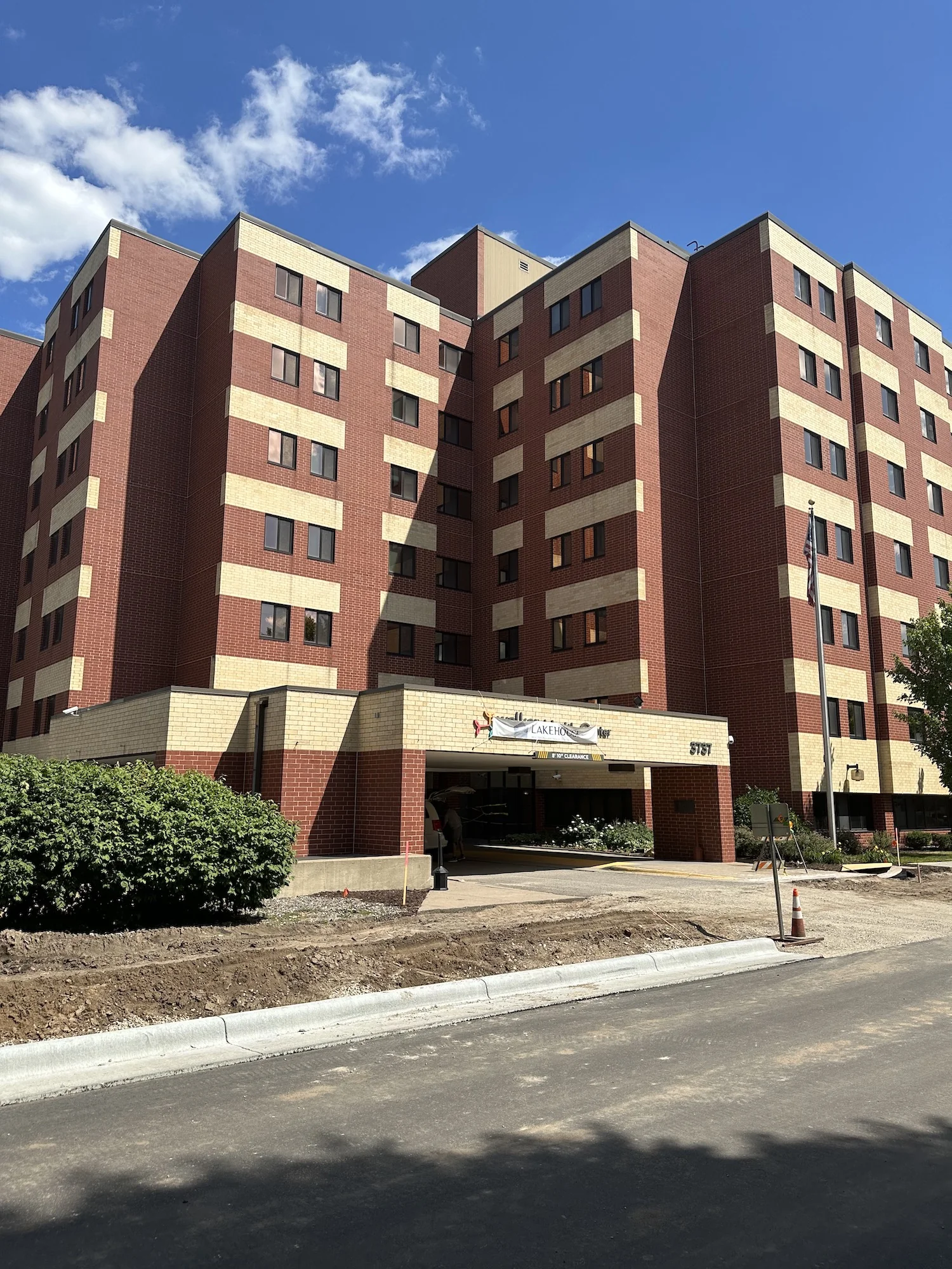 LAKEHOUSE HEALTHCARE & REHABILITATION CENTER