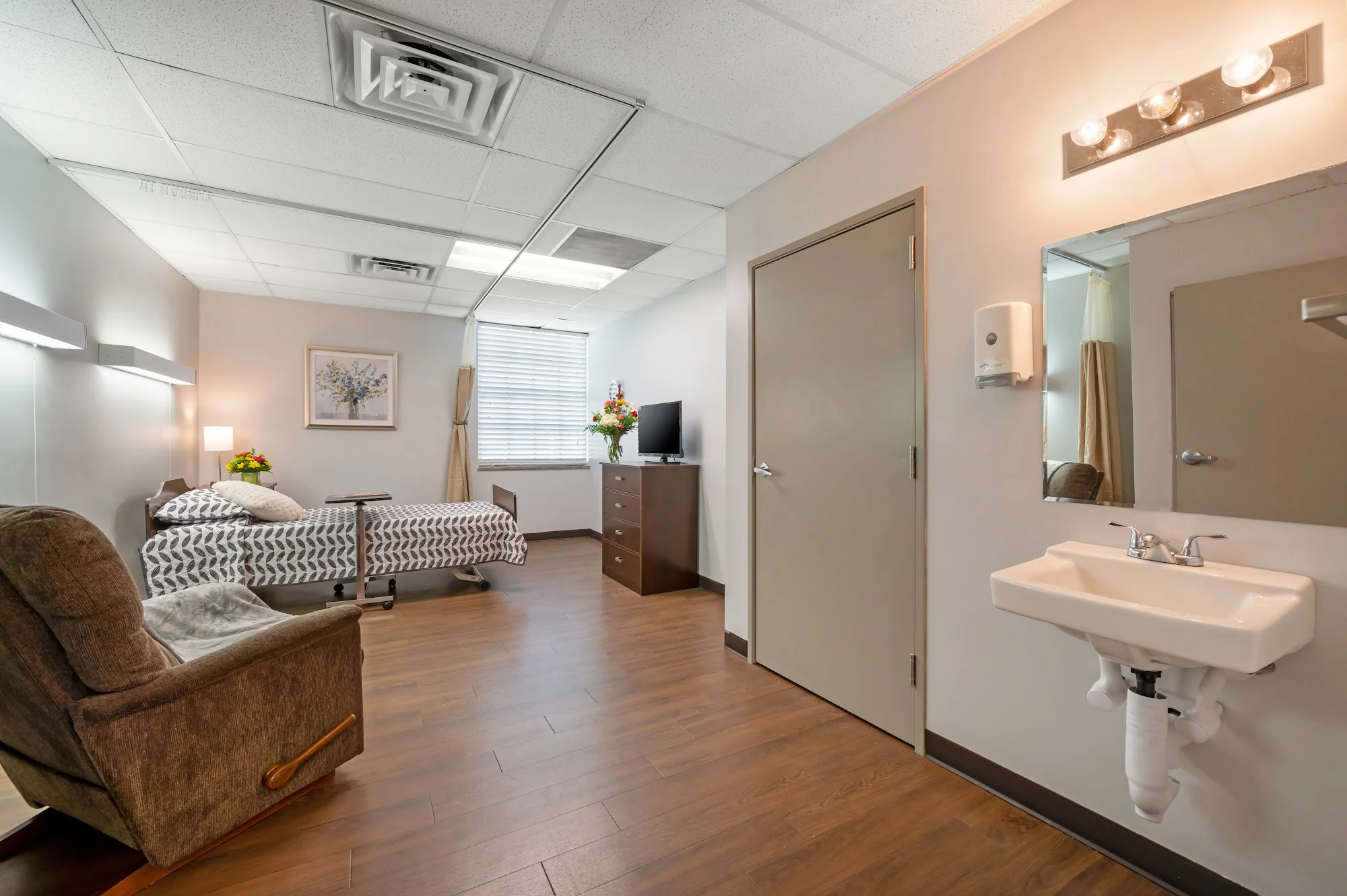 LAKELAND REHAB & HEALTHCARE CENTER