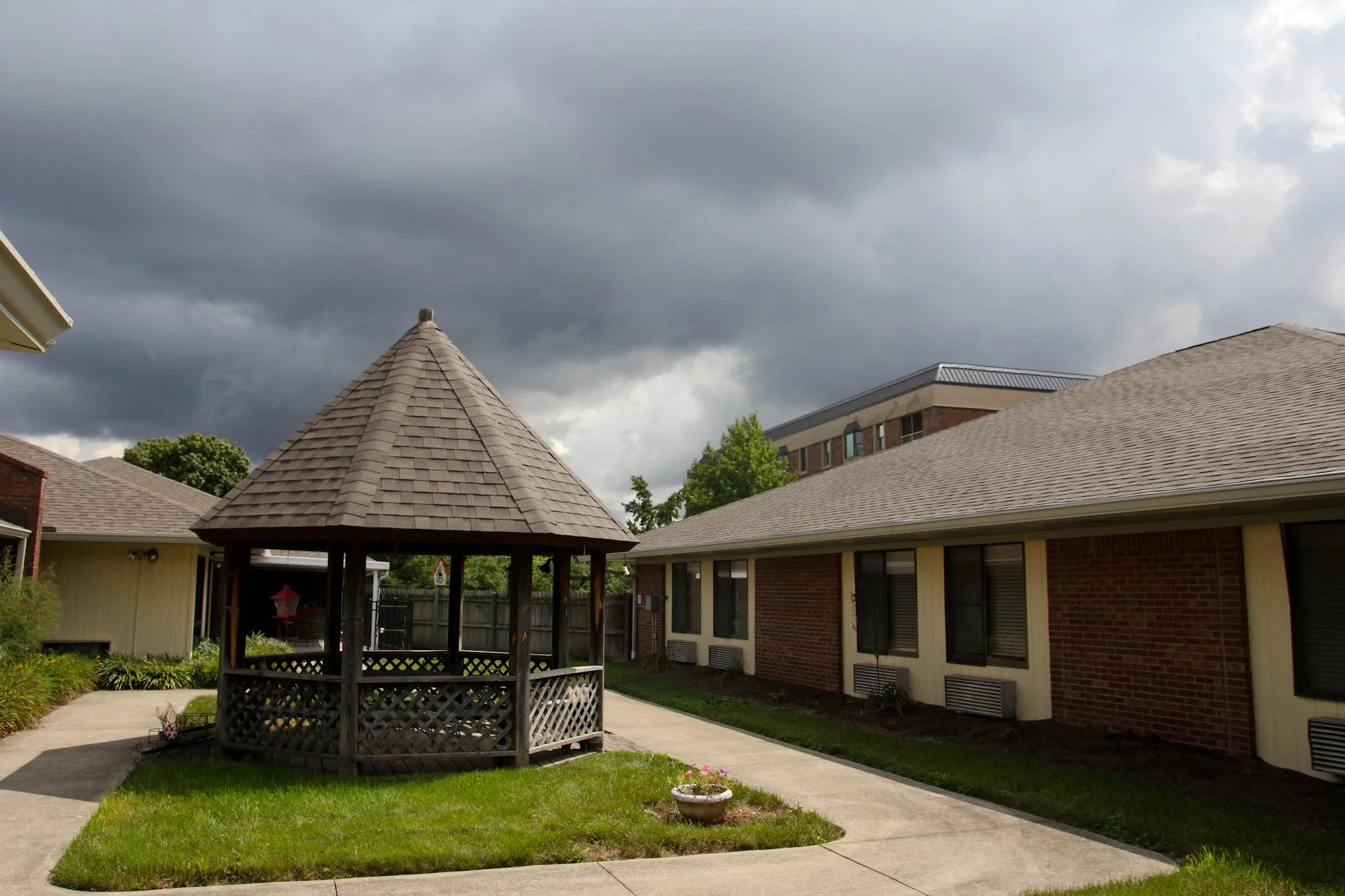 LEXINGTON COUNTRY PLACE