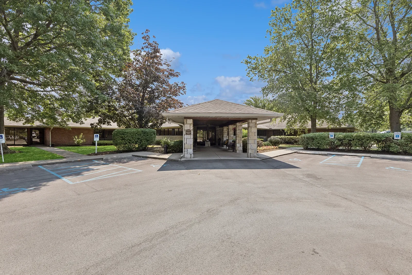 LEXINGTON COUNTRY PLACE