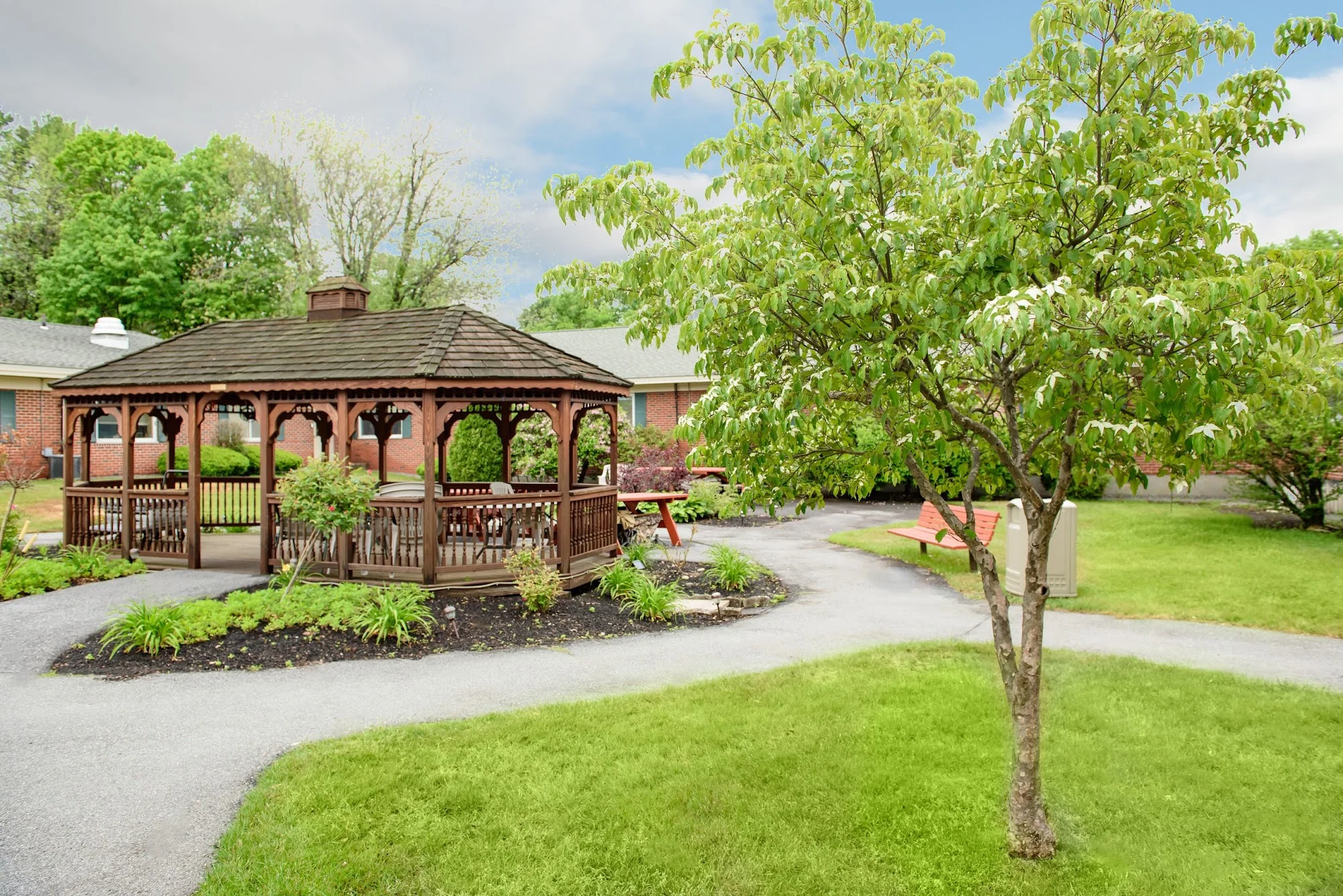 LIFE CARE CENTER OF LEOMINSTER