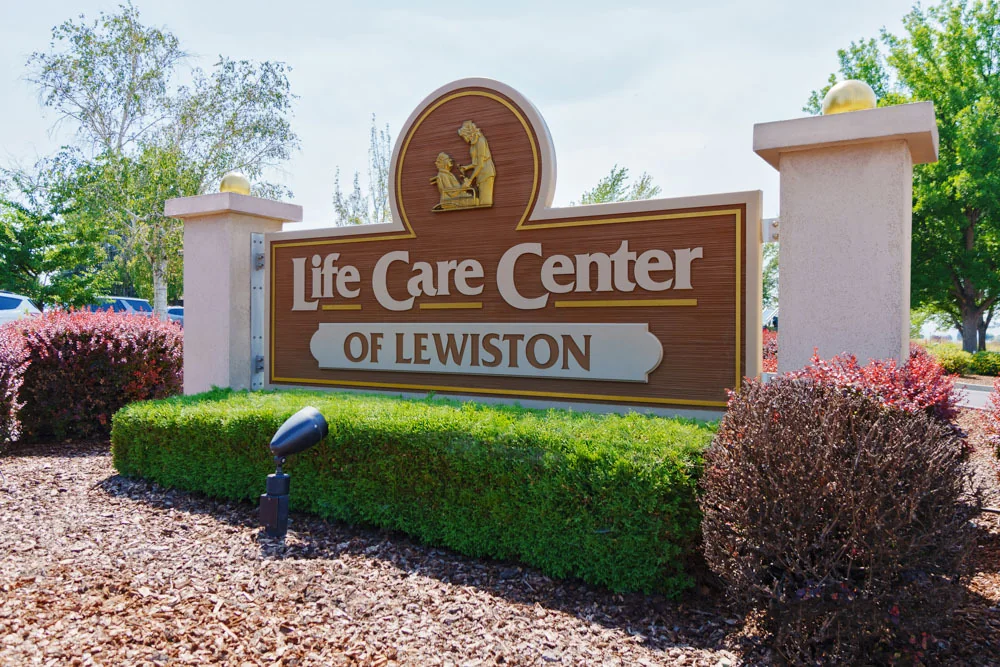 LIFE CARE CENTER OF LEWISTON