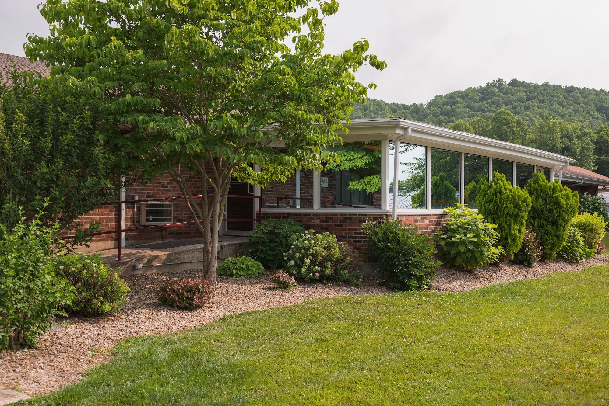 LIFE CARE CENTER OF MOREHEAD