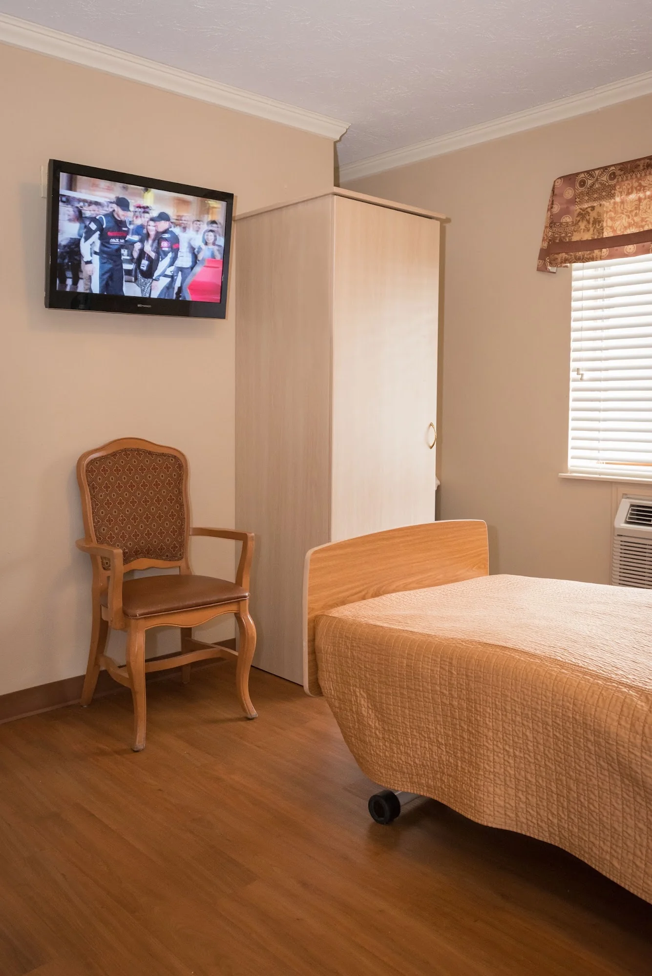 LIFE CARE CENTER OF MOREHEAD